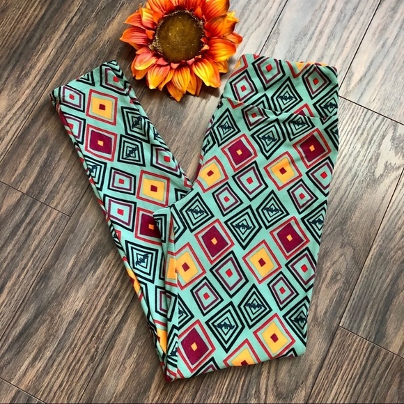 🦋B2G1🦋LuLaRoe Halloween Bats & Diamond Leggings | ONE SIZE | - Picture 3 of 5